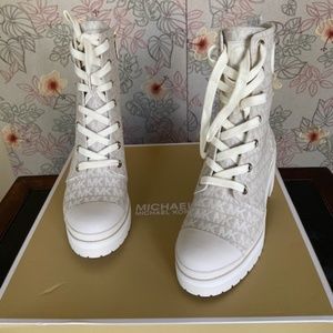 BRAND NEW MICHAEL KORS COMBAT BOOT